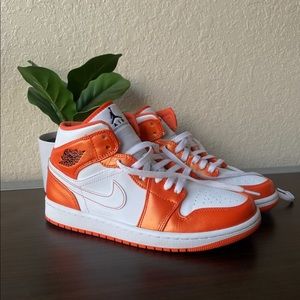 JORDAN AIR 1s ELECTRO ORANGE